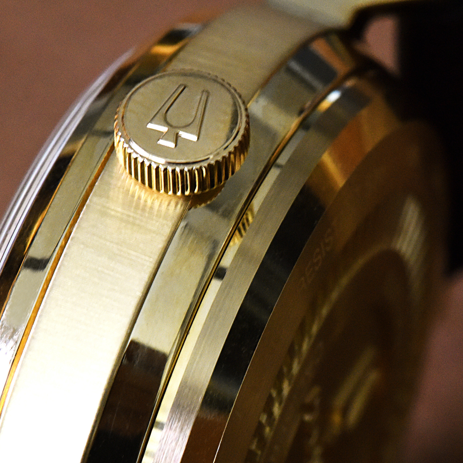 Accutron 2ES7A001