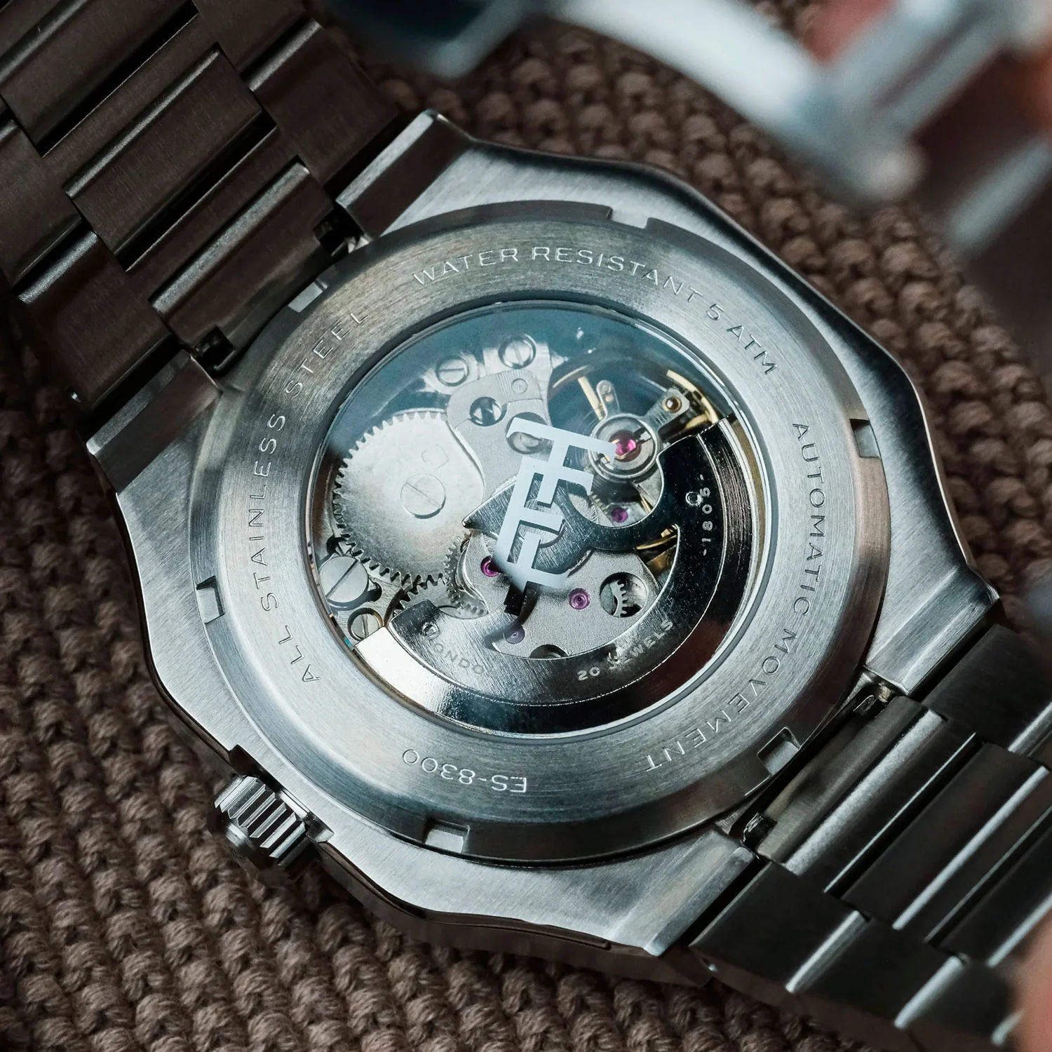 Earnshaw ES-8300-44
