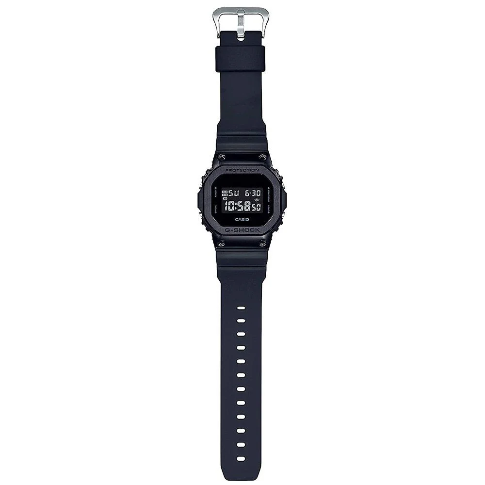 casio GM-5600B-1DR