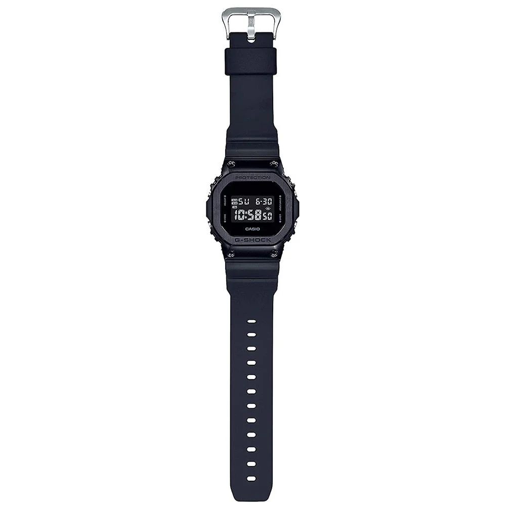 casio GM-5600B-1ER