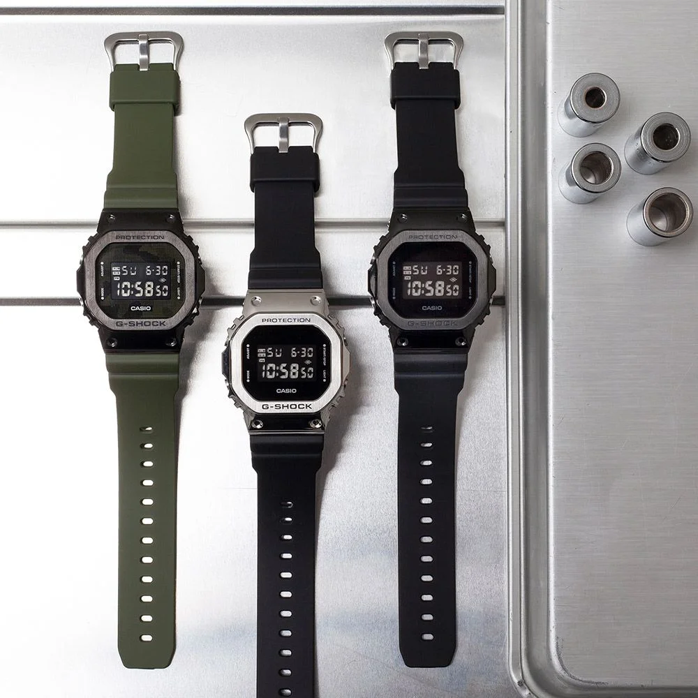 casio GM-5600B-1ER