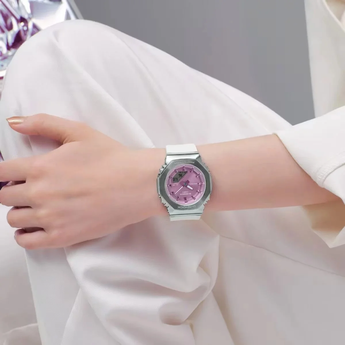 casio GM-S2110-7A6