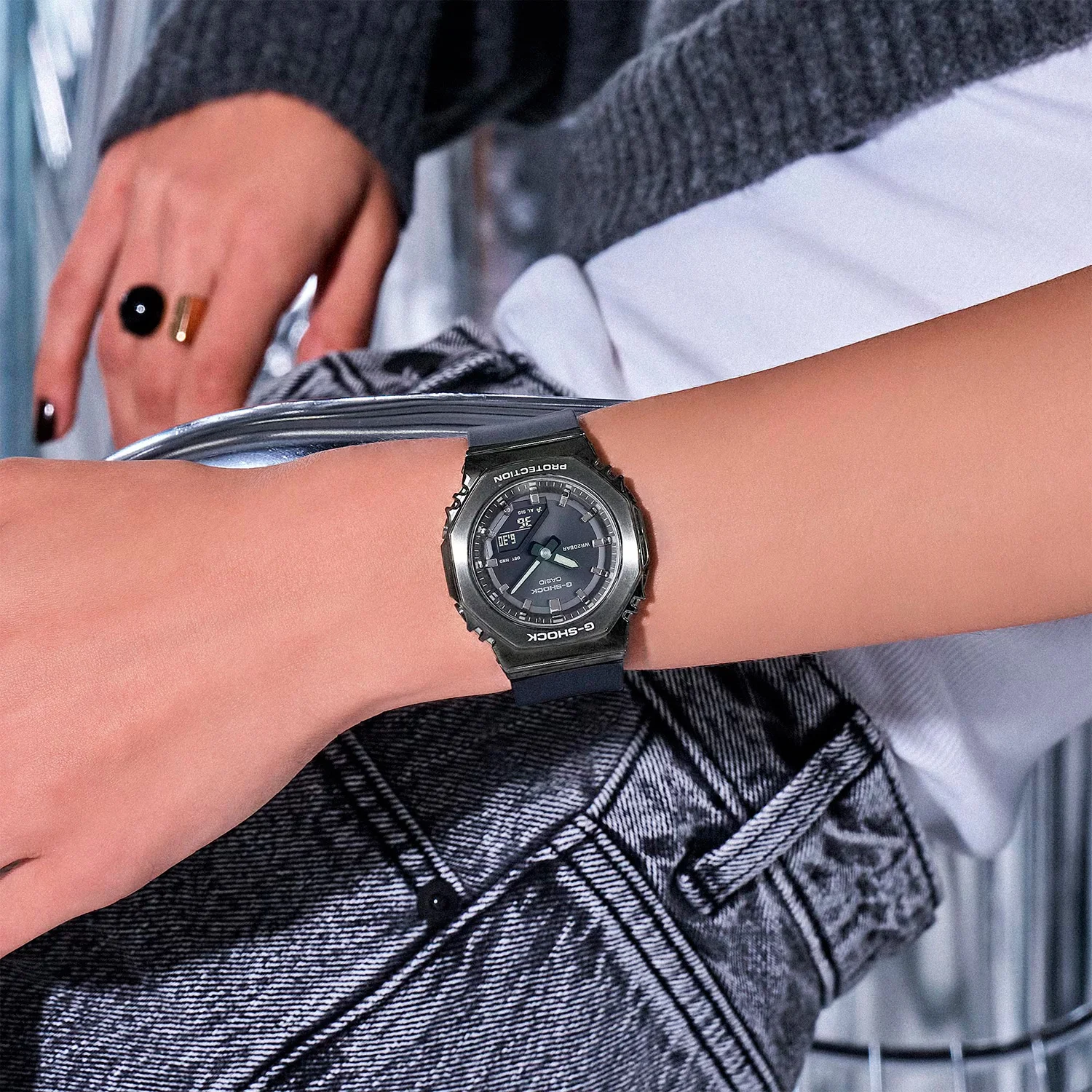 casio GM-S2110B-8A