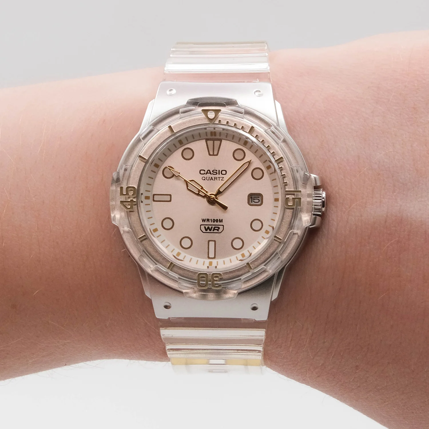 casio LRW-200HS-7E