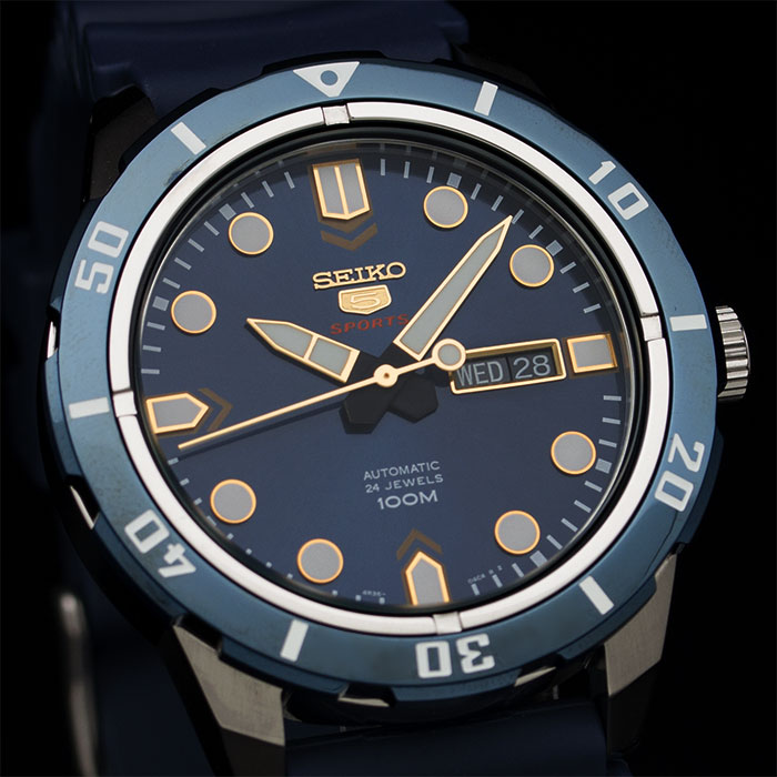 seiko SRP677K2