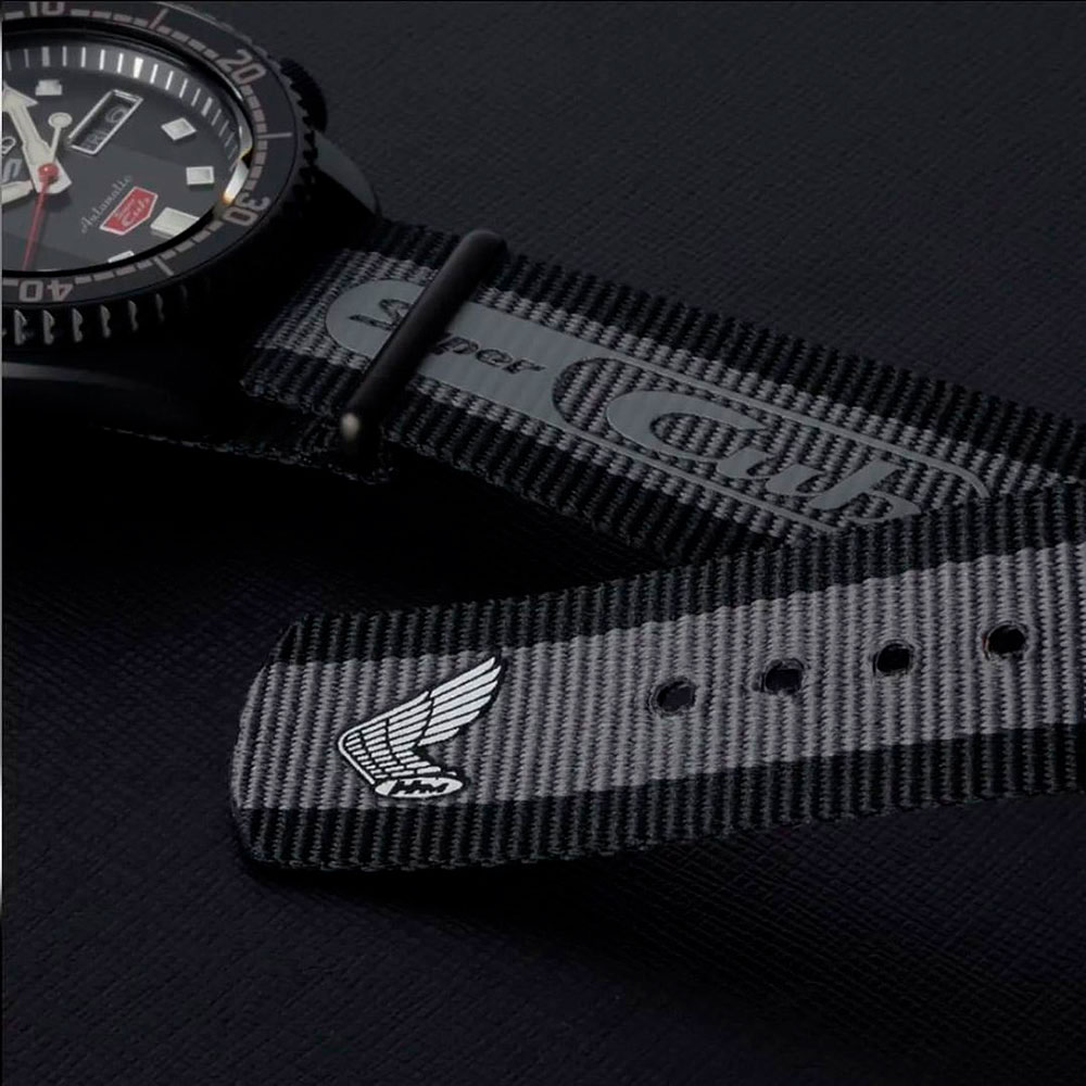 seiko SRPJ75